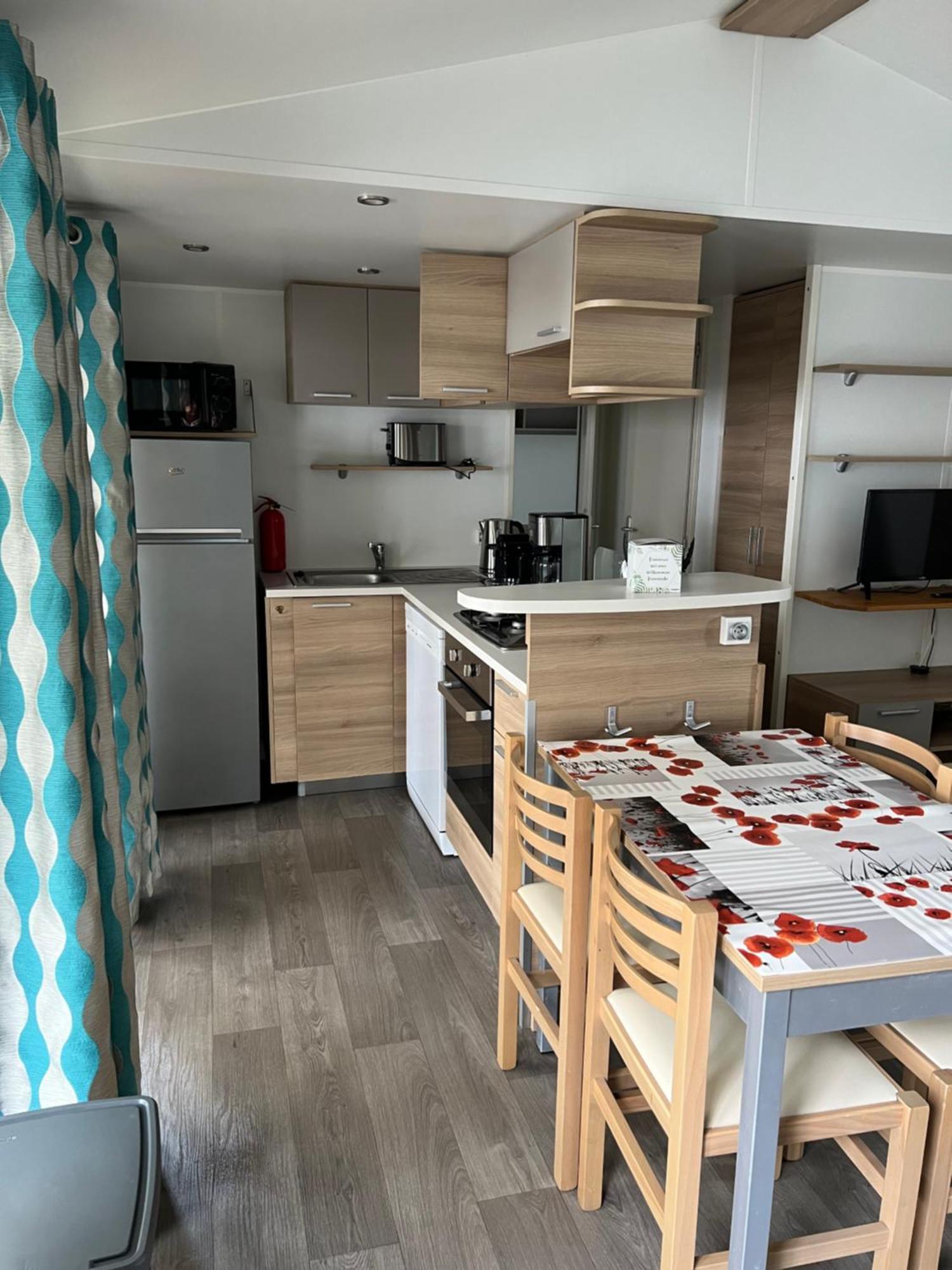Mobilhome La Carabasse Vias Plage Екстериор снимка